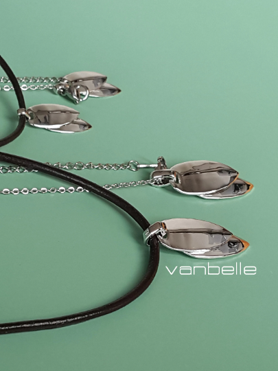 04- Skye's low poly leaf necklace , Handmade/ Fan made Valorant inspired